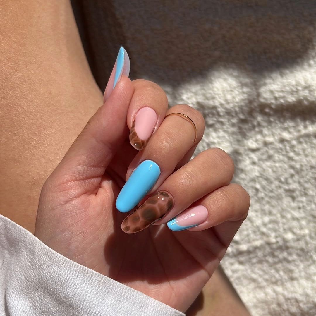 Gel lak Studios,Vivid Sky Blue, 8ml