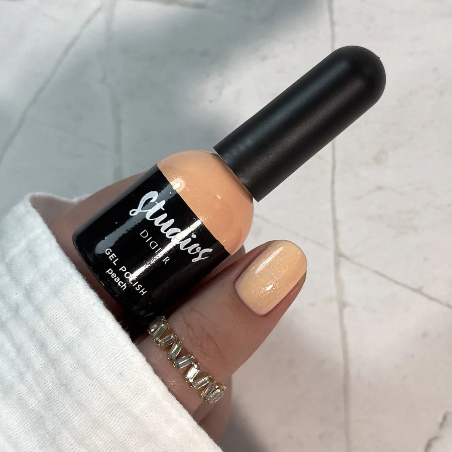 Gel lak Studios, Peach, 8ml