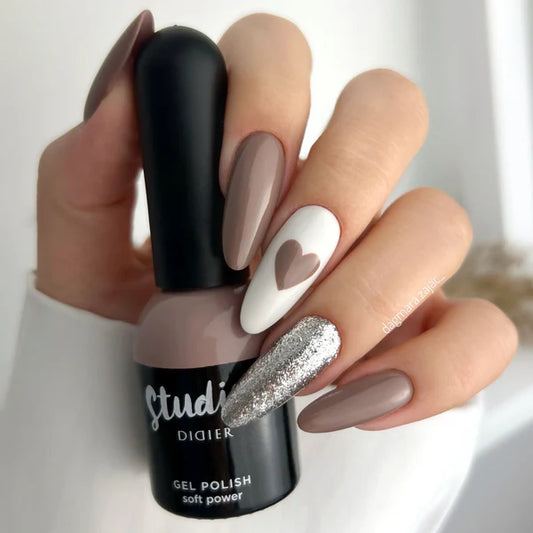 Gel lak Studios, soft power, 8ml