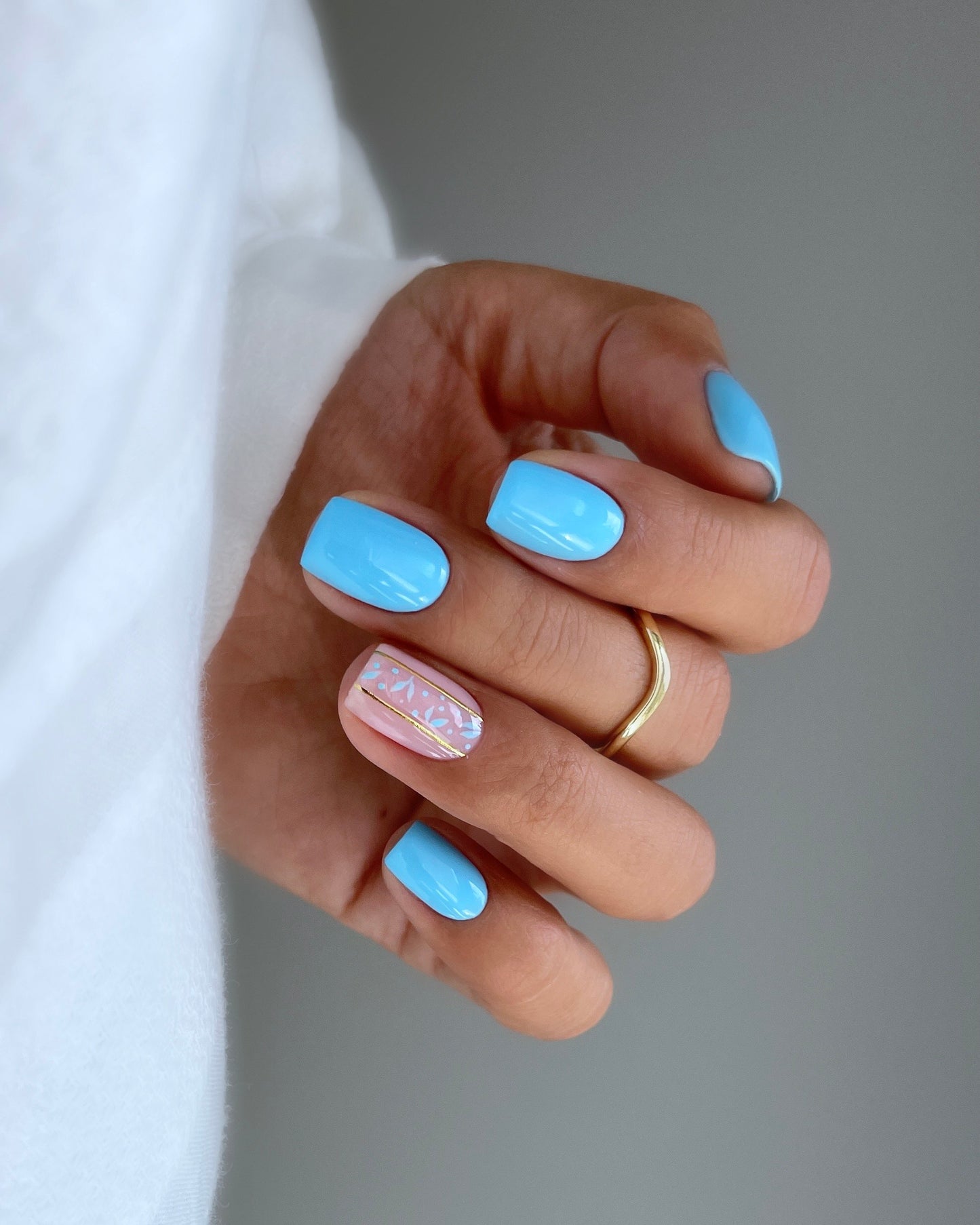 Gel lak Studios,Vivid Sky Blue, 8ml