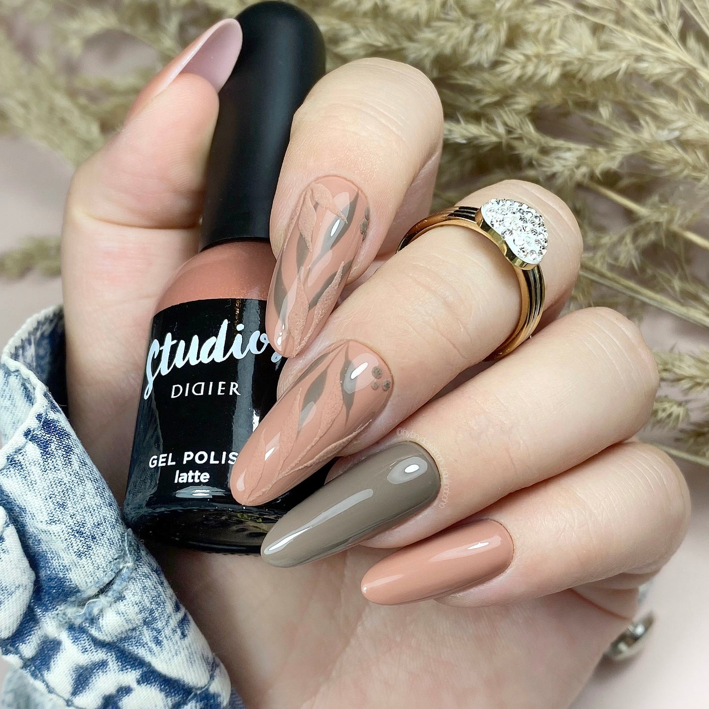 Gel lak Studios, latte, 8ml
