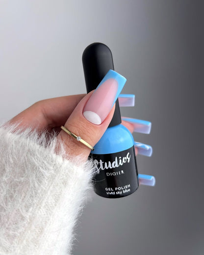 Gel lak Studios,Vivid Sky Blue, 8ml